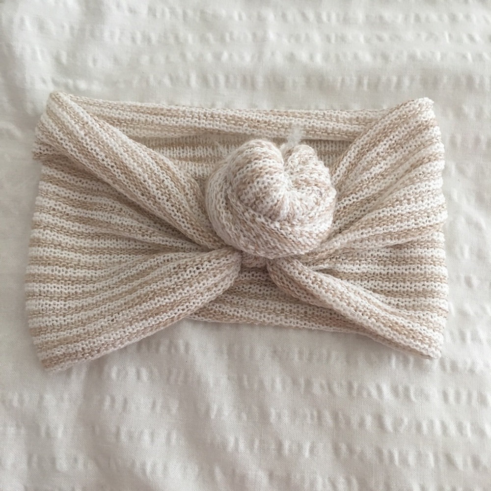 Izzy’s grace top knot